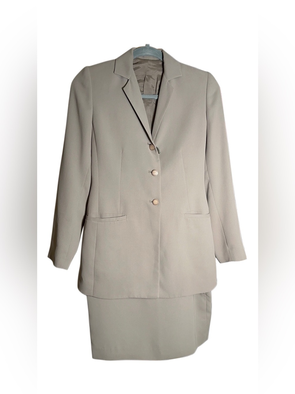 Casual Corner Women's Cream Two-Piece Blazer and Skirt Set